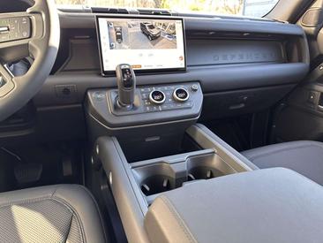 Land Rover Defender 110 D250 X-Dynamic SE AWD Auto. 25.5MY Lichte Vrac Noir — photo 17