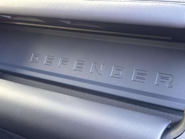 Land Rover Defender 110 D250 X-Dynamic SE AWD Auto. 25.5MY Lichte Vrac Noir — photo 26