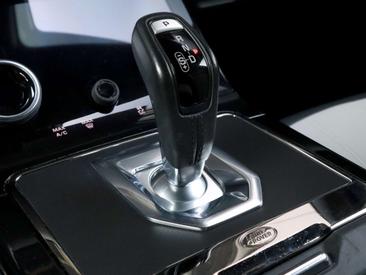 Land Rover Range Rover Evoque 2.0D I4 MHEV R-Dynamic S AWD Aut. 163 — photo 29