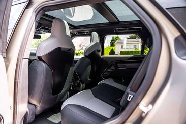 Land Rover Range Rover Sport SV Edition One — photo 18