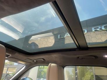 Land Rover Range Rover Velar R-Dynamic HSE P400 — photo 15
