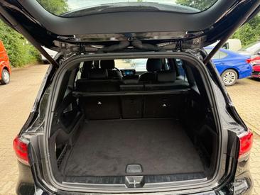 Mercedes GLB 200 — photo 12