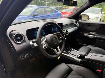 Mercedes GLB 200 — photo 13