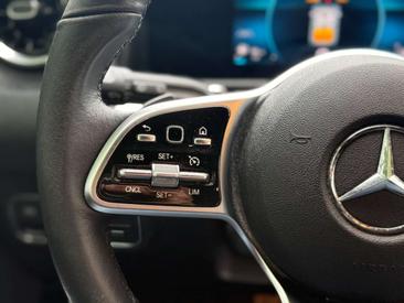 Mercedes GLB 200 — photo 15