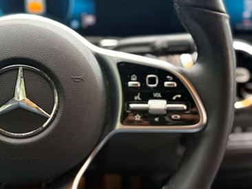 Mercedes GLB 200 — photo 16