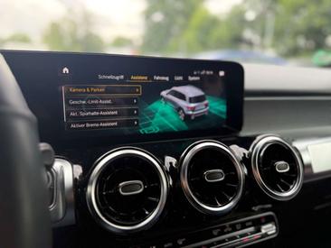 Mercedes GLB 200 — photo 20