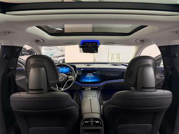 Mercedes Classe E 300 — photo 24