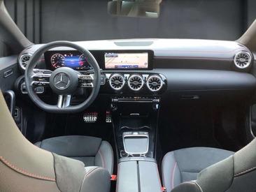 Mercedes CLA 180 AMG Line — photo 7