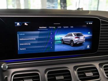 Mercedes GLE 400 AMG Line — photo 17