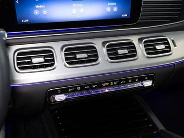 Mercedes GLE 400 AMG Line — photo 18