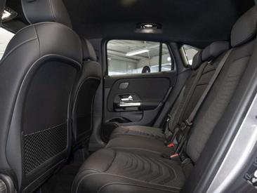 Mercedes GLA 200 Night Edition — photo 8