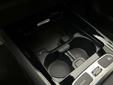 Mercedes GLA 200 — photo 16