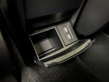 Mercedes GLA 200 — photo 18