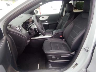 Mercedes GLA 180 AMG Line — photo 14