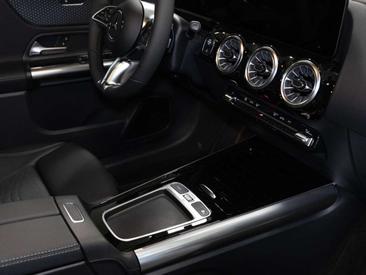 Mercedes GLA 200 Night Edition — photo 25