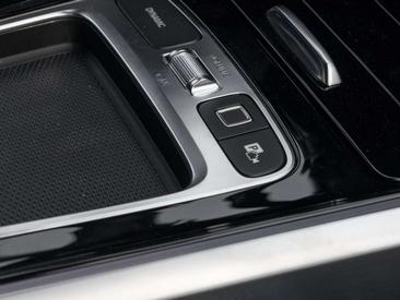 Mercedes GLB 200 Night Edition — photo 8