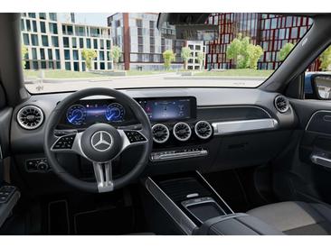 Mercedes EQB 300 Progressive — photo 6