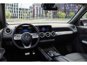 Mercedes EQB 300 — photo 6