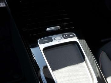 Mercedes CLA 220 Night Edition — photo 14