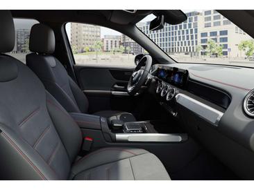 Mercedes EQB 300 — photo 8