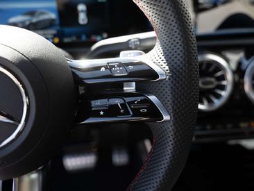 Mercedes CLA 220 Night Edition — photo 15