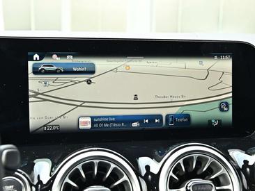 Mercedes GLA 200 AMG Line — photo 10