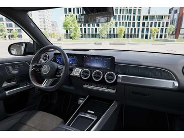 Mercedes EQB 350 Night Edition — photo 7