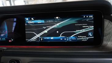 Mercedes GLS — photo 13
