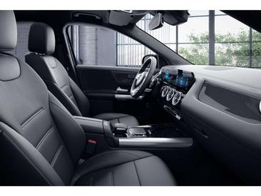 Mercedes GLA 250 AMG Line — photo 9