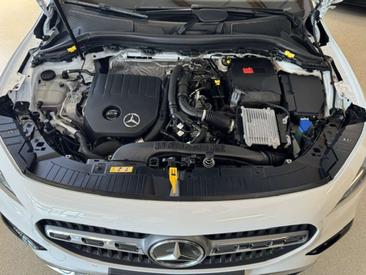 Mercedes GLA 200 — photo 2