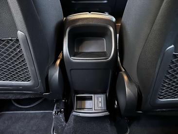 Mercedes GLA 180 — photo 11