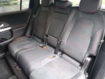 Mercedes GLB 200 AMG Line — photo 9