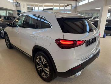 Mercedes GLA 200 — photo 4
