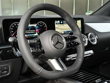 Mercedes GLA 200 AMG Line — photo 26