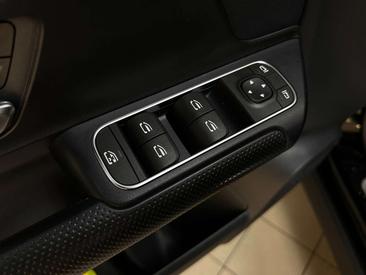 Mercedes GLA 180 — photo 13