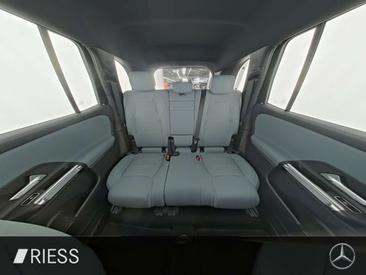 Mercedes EQB 300 — photo 8