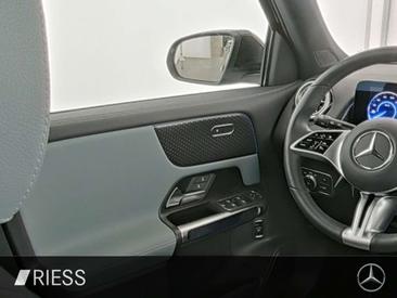 Mercedes EQB 300 — photo 9