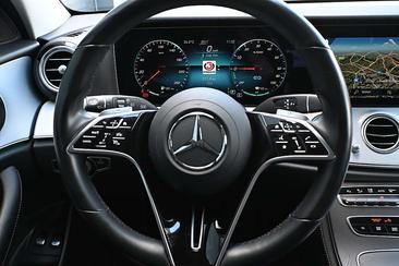 Mercedes Classe E 300 AMG Line — photo 13