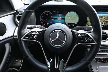 Mercedes Classe E 300 AMG Line — photo 16