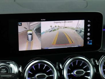 Mercedes GLB 200 AMG Line — photo 20