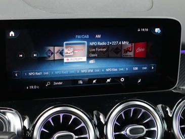 Mercedes GLB 200 AMG Line — photo 22