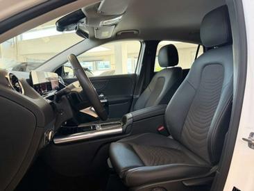 Mercedes GLA 200 — photo 14