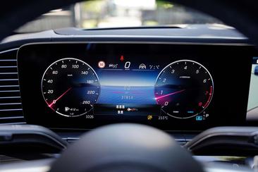 Mercedes GLS 580 AMG Line — photo 11