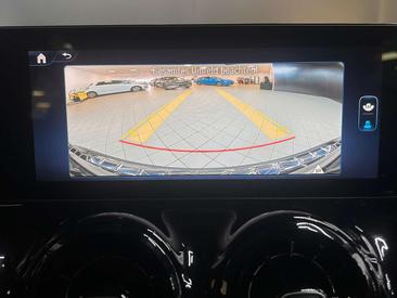 Mercedes GLA 180 — photo 23