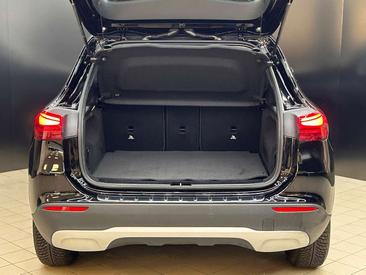 Mercedes GLA 180 — photo 24