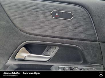 Mercedes GLB 220 Night Edition — photo 15