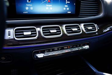 Mercedes GLS 580 AMG Line — photo 16