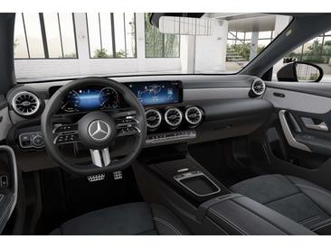 Mercedes CLA 200 Night Edition — photo 10