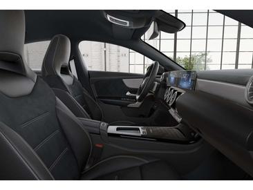 Mercedes CLA 200 Night Edition — photo 12