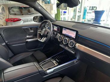 Mercedes GLB 200 AMG Line — photo 13